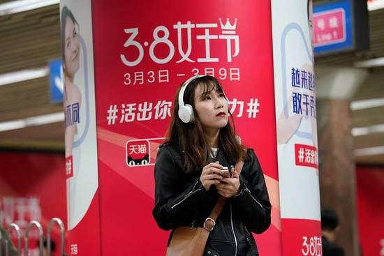还有近一半中国人不上网，互联网公司怎么抓住机会